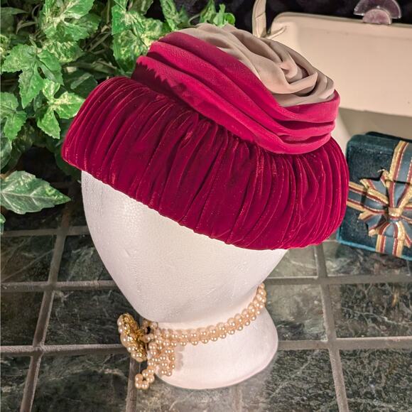 Vintage MCM Roberta Bernays Velvet Bubble Hat Pearl Rhinestone Mid Century Pink main image 7